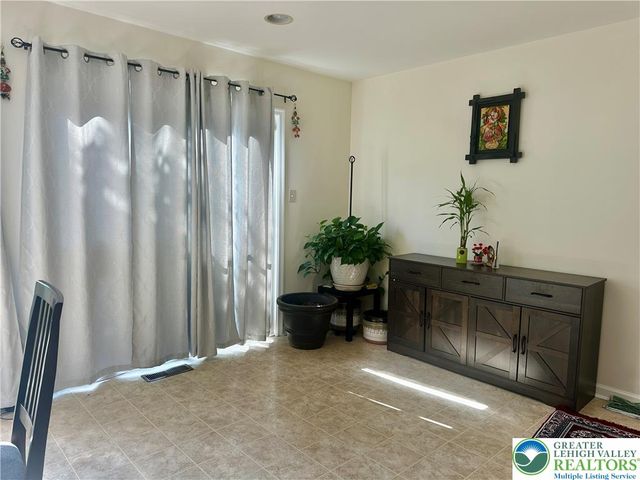1051 Sparrow Way, Upper Macungie Twp, PA 18031