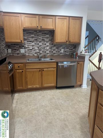 1051 Sparrow Way, Upper Macungie Twp, PA 18031