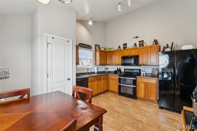 1934 Piedmont Circle, St Peters, MO 63304