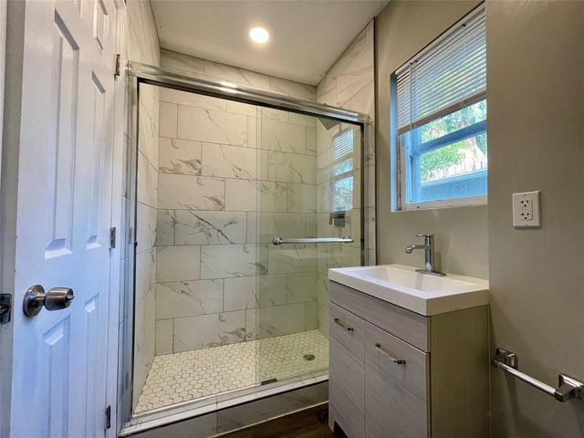 832 NE 17th Avenue, Fort Lauderdale, FL 33304