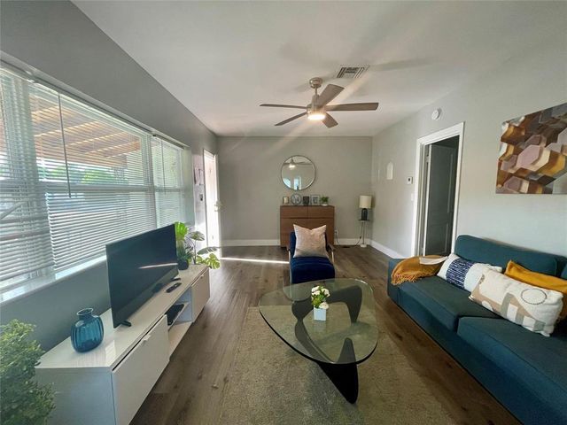 832 NE 17th Avenue, Fort Lauderdale, FL 33304