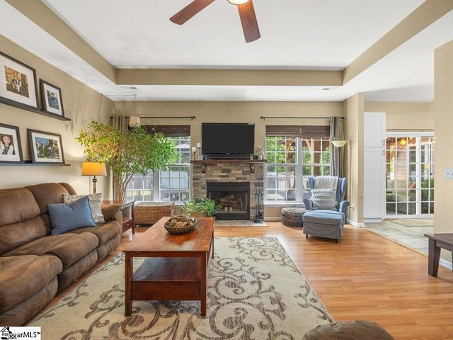 543 Thorn Cove Lane, Chesnee, SC 29323