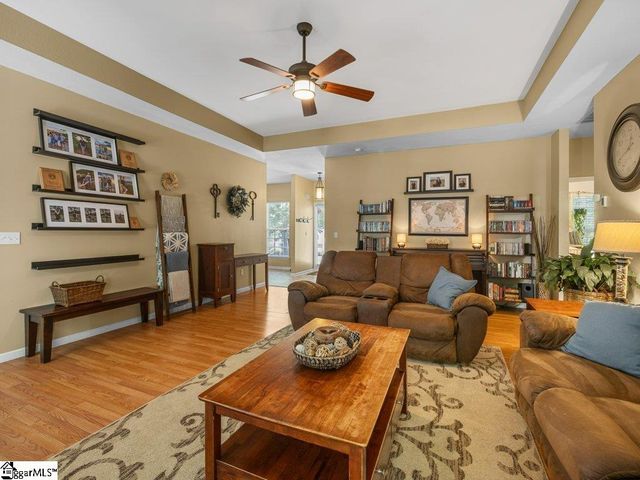 543 Thorn Cove Lane, Chesnee, SC 29323