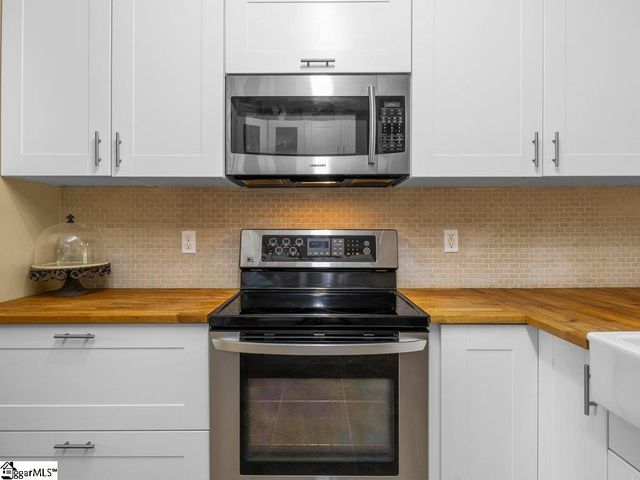 543 Thorn Cove Lane, Chesnee, SC 29323