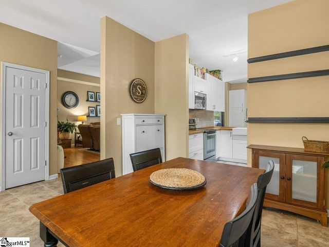 543 Thorn Cove Lane, Chesnee, SC 29323