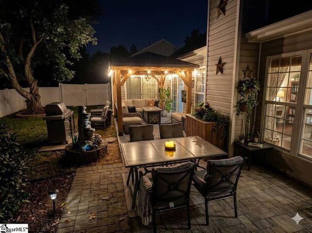 543 Thorn Cove Lane, Chesnee, SC 29323