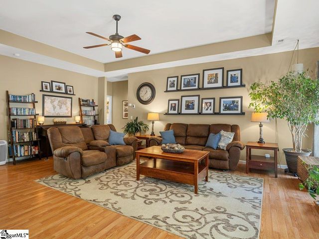 543 Thorn Cove Lane, Chesnee, SC 29323