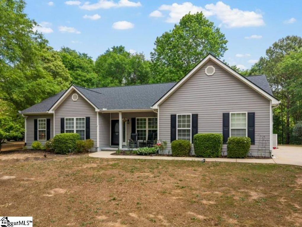 543 Thorn Cove Lane, Chesnee, SC 29323