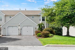 6170 SPRING KNOLL DR, Harrisburg, PA 17111