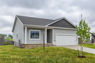 6433 NE 11th Court, Des Moines, IA 50313
