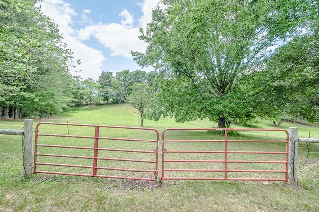 815 Brunswick Forge RD, Troutville, VA 24175
