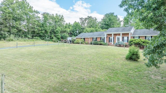 815 Brunswick Forge RD, Troutville, VA 24175