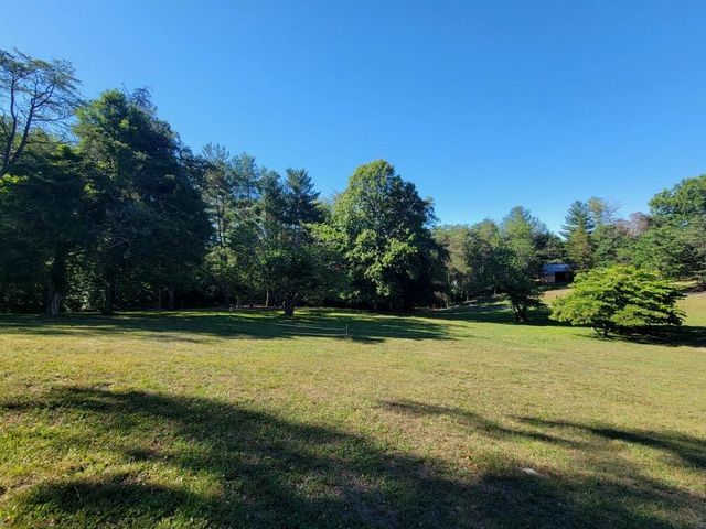 815 Brunswick Forge RD, Troutville, VA 24175