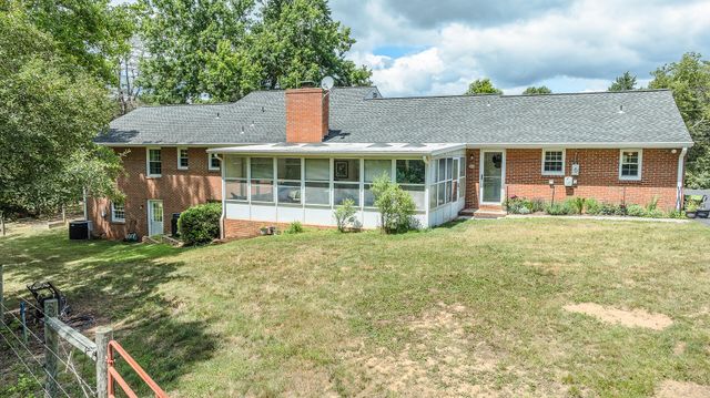 815 Brunswick Forge RD, Troutville, VA 24175