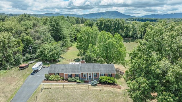 815 Brunswick Forge RD, Troutville, VA 24175