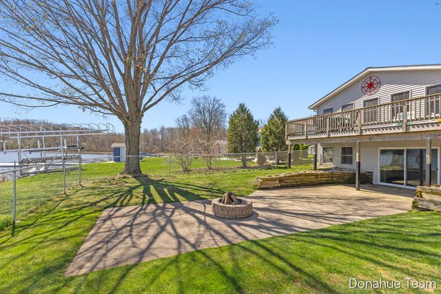 4460 S Sherman Avenue, Fremont, MI 49412