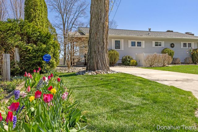4460 S Sherman Avenue, Fremont, MI 49412