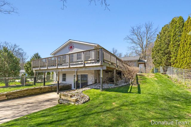 4460 S Sherman Avenue, Fremont, MI 49412