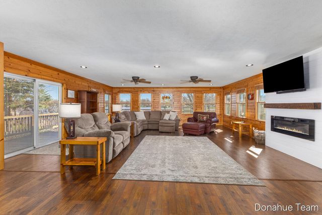 4460 S Sherman Avenue, Fremont, MI 49412
