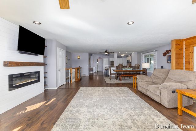 4460 S Sherman Avenue, Fremont, MI 49412