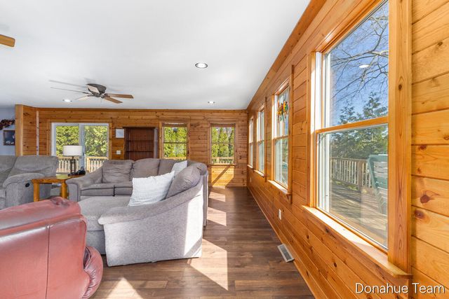 4460 S Sherman Avenue, Fremont, MI 49412
