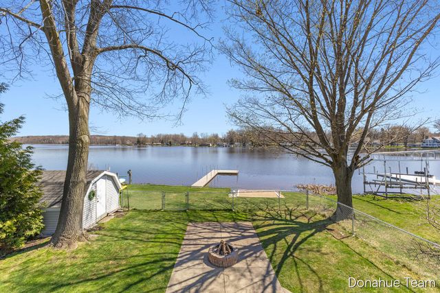 4460 S Sherman Avenue, Fremont, MI 49412