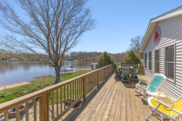 4460 S Sherman Avenue, Fremont, MI 49412