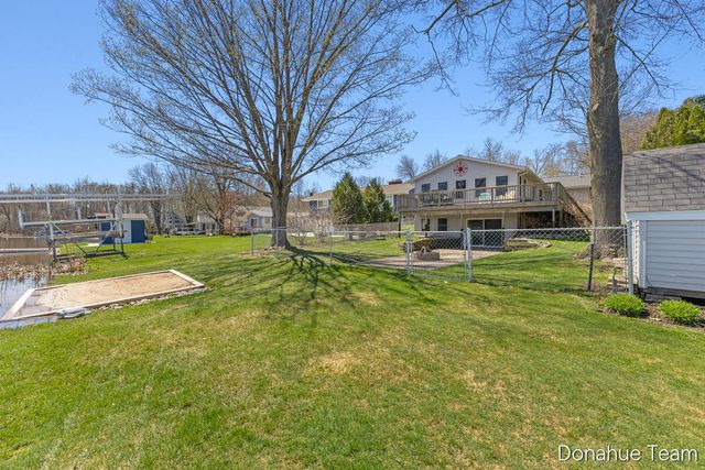 4460 S Sherman Avenue, Fremont, MI 49412