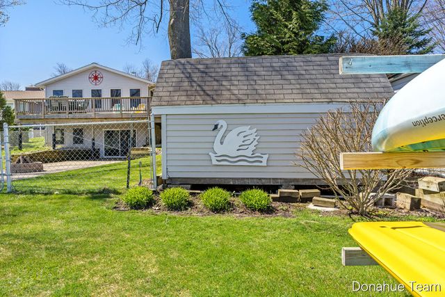 4460 S Sherman Avenue, Fremont, MI 49412