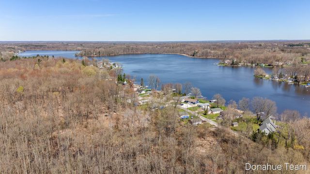 4460 S Sherman Avenue, Fremont, MI 49412