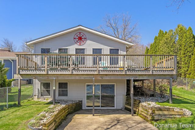 4460 S Sherman Avenue, Fremont, MI 49412