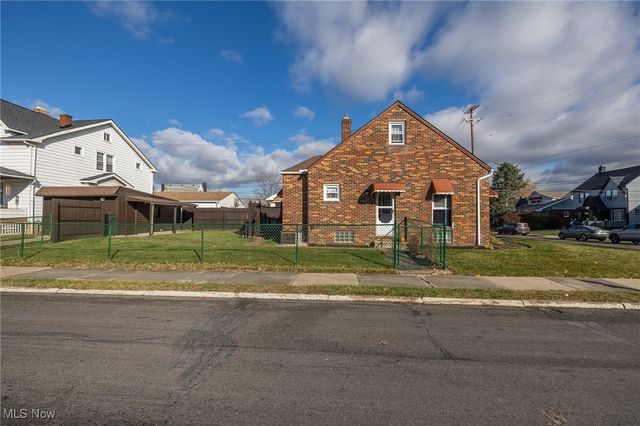 5032 E 110th Street, Garfield Heights, OH 44125