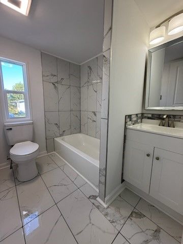 41 Roadside Dr, Hamlin, NY 14464