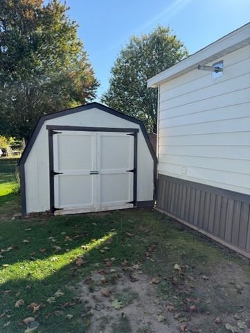 41 Roadside Dr, Hamlin, NY 14464