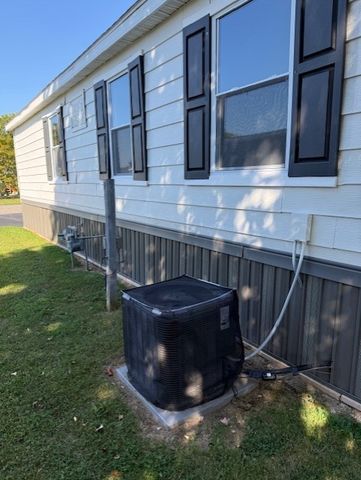 41 Roadside Dr, Hamlin, NY 14464