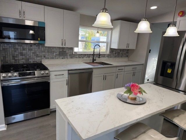 41 Roadside Dr, Hamlin, NY 14464