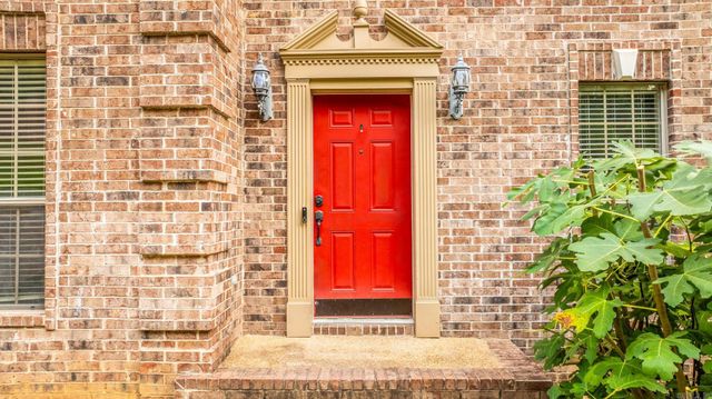 106 Charleston Lane, Little Rock, AR 72223