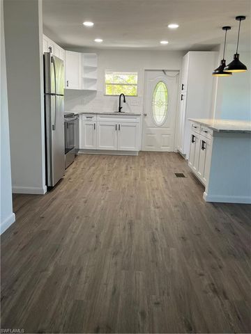 3172 Pluto CIR, North Fort Myers, FL 33903