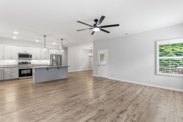 141 Stone Haven Dr, Smithville, TN 37166