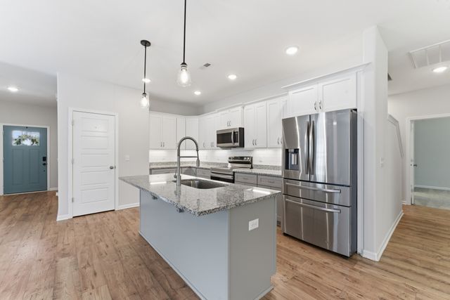 141 Stone Haven Dr, Smithville, TN 37166