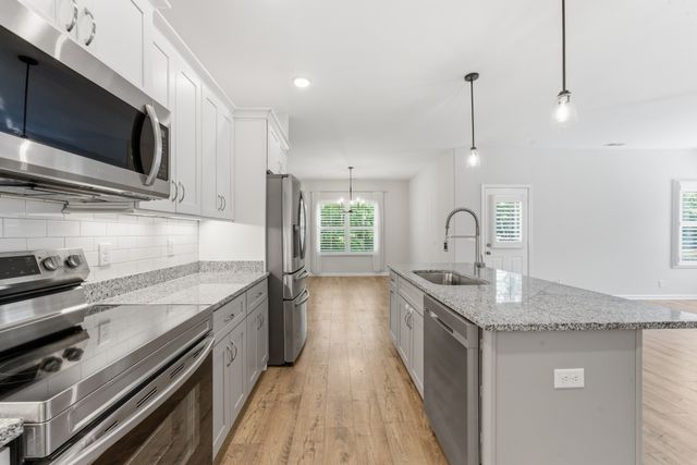 141 Stone Haven Dr, Smithville, TN 37166