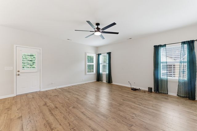141 Stone Haven Dr, Smithville, TN 37166