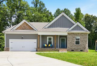 141 Stone Haven Dr, Smithville, TN 37166