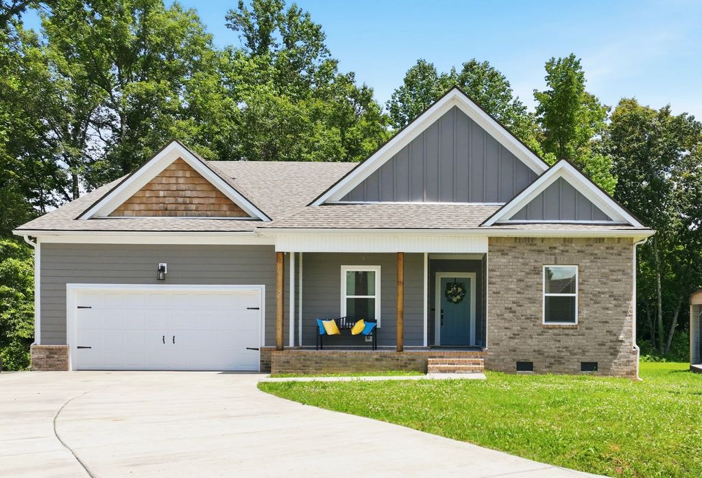 141 Stone Haven Dr, Smithville, TN 37166