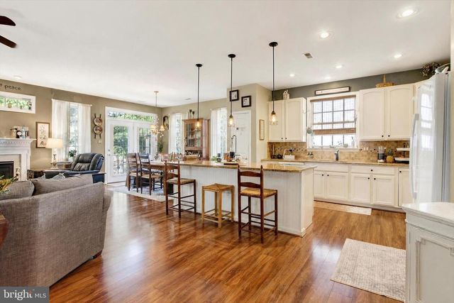 311 FOXLEIGH DR, Hanover, PA 17331