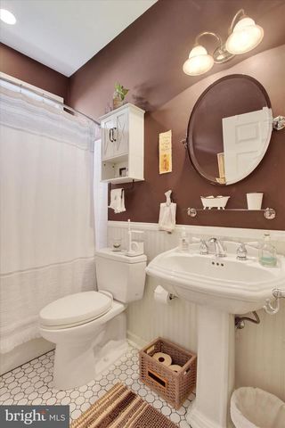 311 FOXLEIGH DR, Hanover, PA 17331