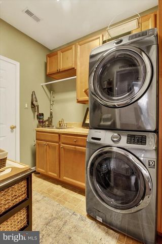 311 FOXLEIGH DR, Hanover, PA 17331