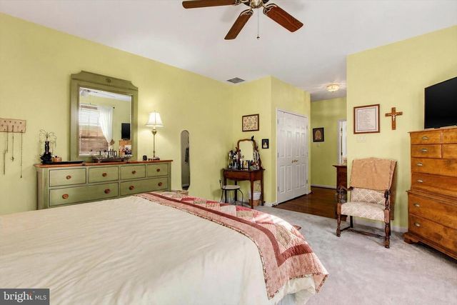 311 FOXLEIGH DR, Hanover, PA 17331