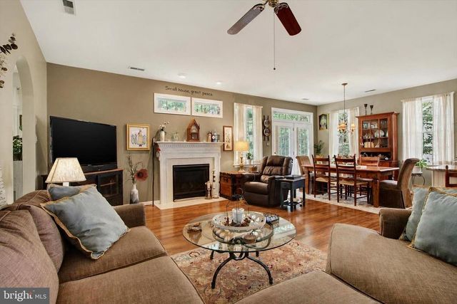 311 FOXLEIGH DR, Hanover, PA 17331