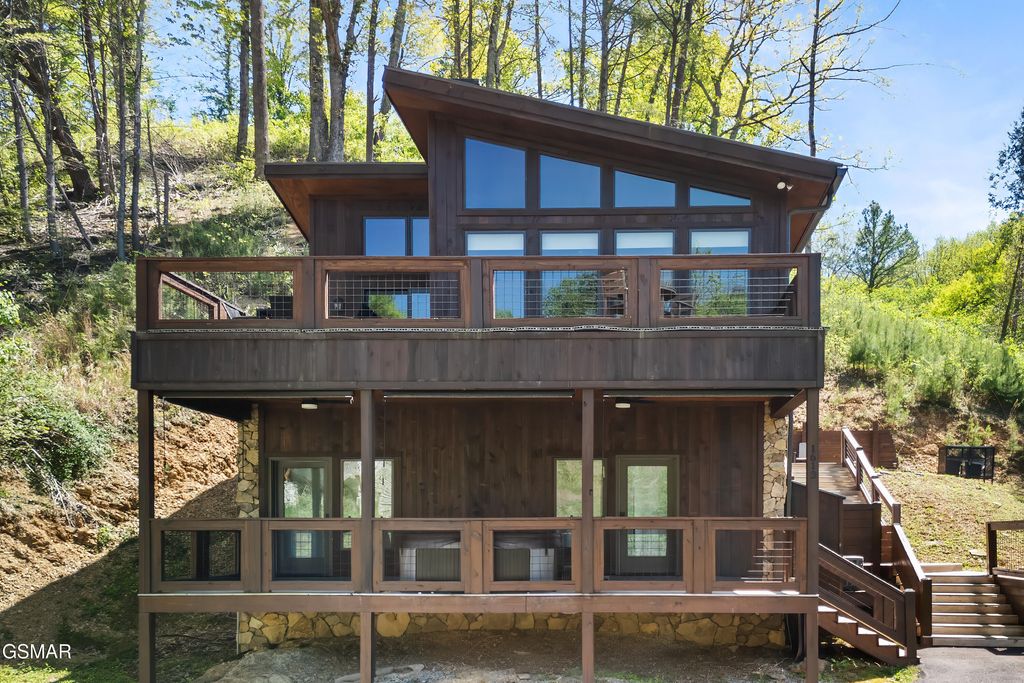 1613 Mitchell Farm Road, Sevierville, TN 37876